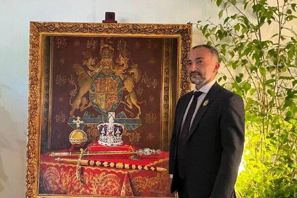 Азербайджанский художник Эльнур Махмудов Азербайджанский художник Эльнур Махмудов - Sputnik Азербайджан