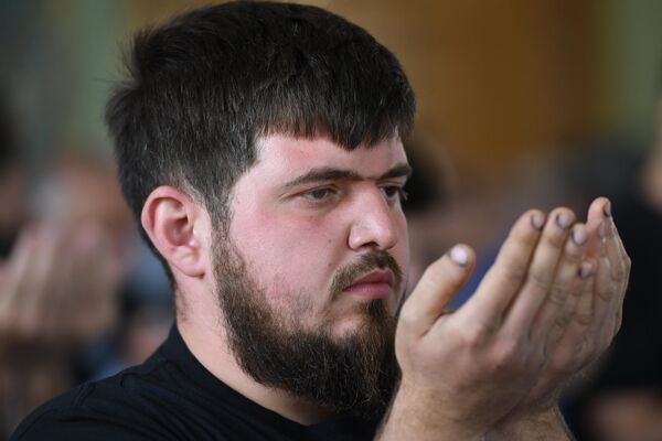 Праздничный намаз в мечети Тезепир Праздничный намаз в мечети Тезепир - Sputnik Азербайджан