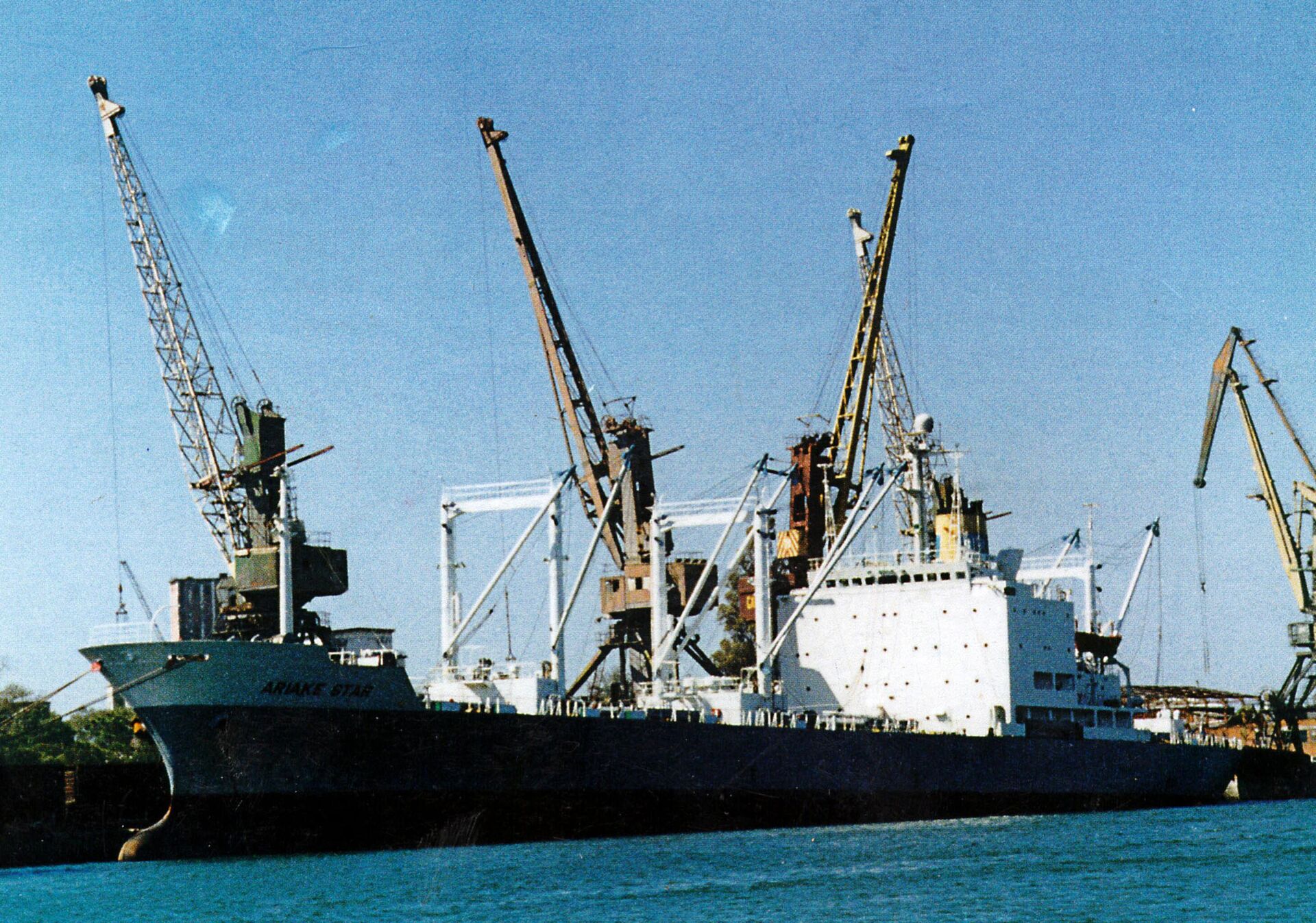 Поти - морской порт и город в Грузии - Sputnik Азербайджан, 1920, 10.06.2025