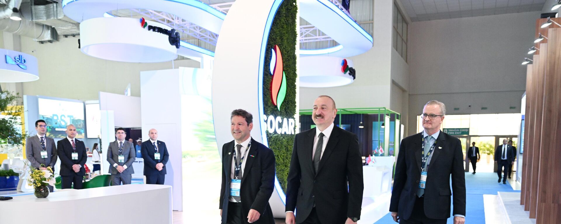 Президент Ильхам Алиев на открытии 30-й юбилейной выставки Caspian Oil and Gas, 13-й выставки Caspian Power и 30-го Baku Energy Forum - Sputnik Азербайджан, 1920, 04.06.2025