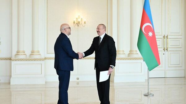 Президент Азербайджана Ильхам Алиев принял верительные грамоты новоназначенного посла Палестины в нашей стране  - Sputnik Азербайджан