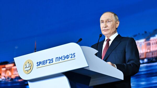 ПМЭФ-2025. Пленарное заседание - Sputnik Азербайджан