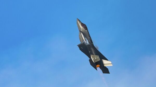 Истребитель-бомбардировщик F-35  - Sputnik Азербайджан