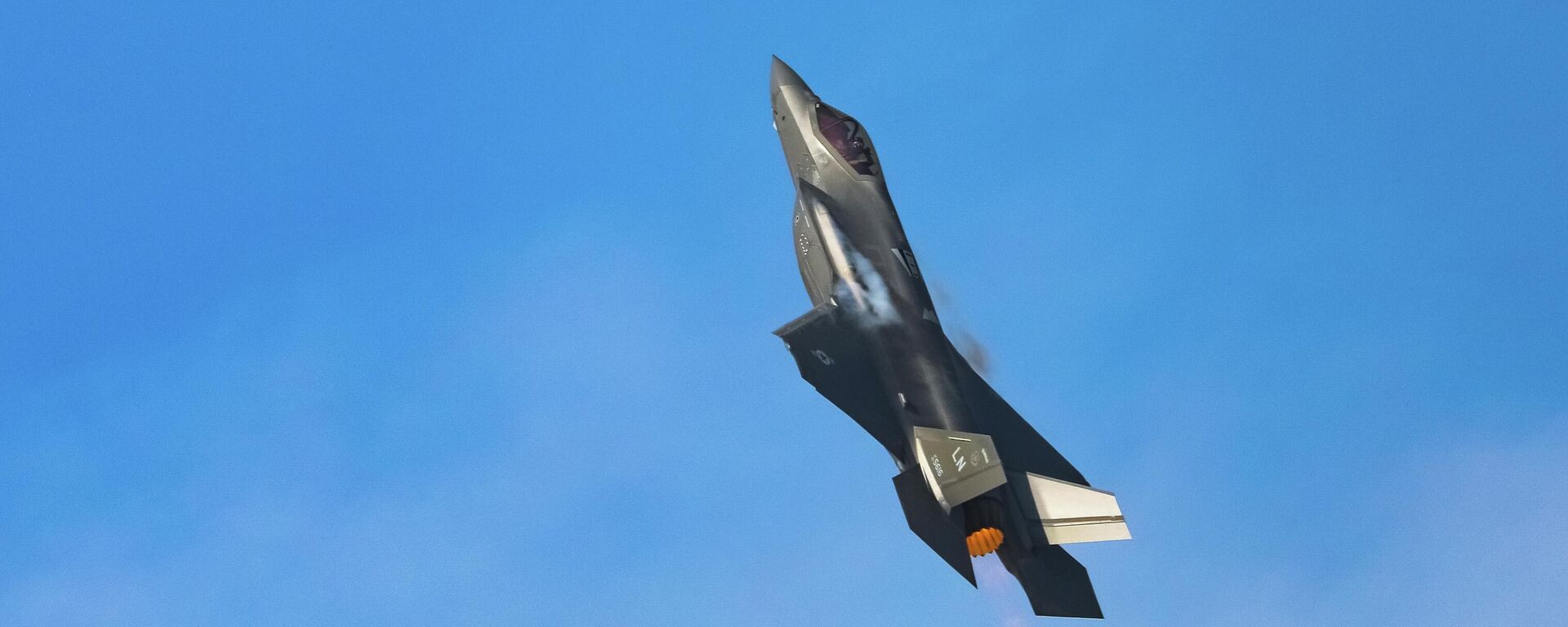 Истребитель-бомбардировщик F-35  - Sputnik Азербайджан, 1920, 20.05.2026