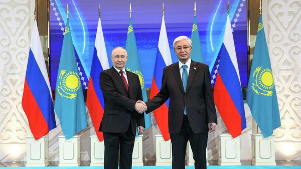Государственный визит президента РФ Владимира Путина в Казахстан - Sputnik Азербайджан
