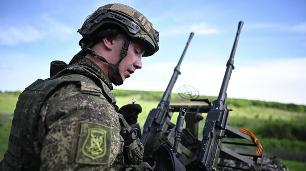 Боевая подготовка мобильных огневых групп группировки войск Запад в зоне СВО - Sputnik Азербайджан