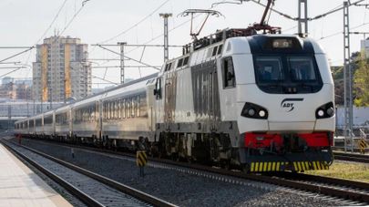 Вагон поезда "Азербайджанские железные дороги"