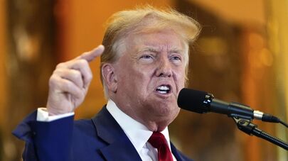 Бывший президент Дональд Трамп выступает на пресс-конференции в Trump Tower