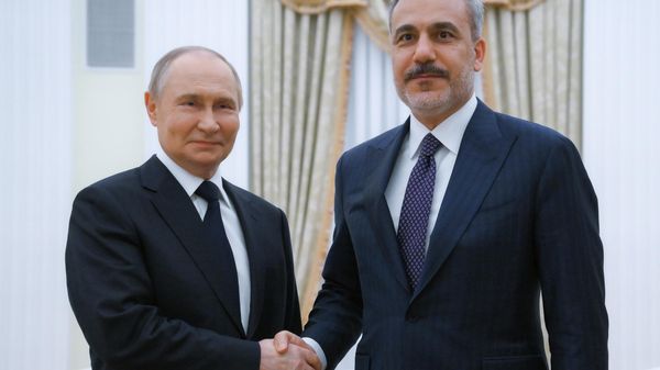 Президент Владимир Путин встретился с главой МИД Турции Хаканом Фиданом - Sputnik Азербайджан