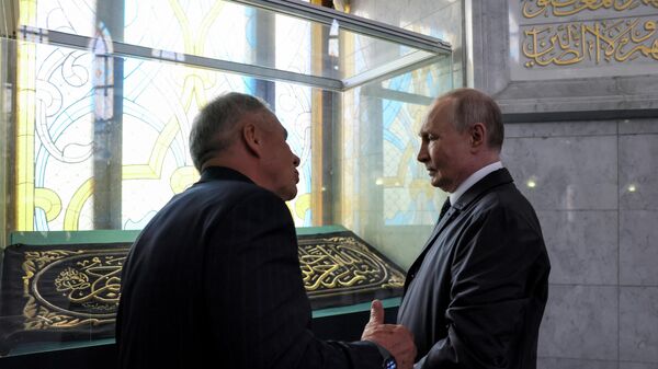 Президент РФ Владимир Путин посетил Казанский кремль - Sputnik Азербайджан