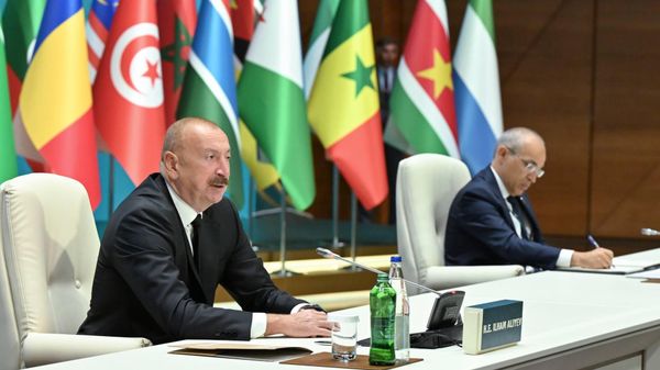 Президент Азербайджана Ильхам Алиев на церемонии открытия Ежегодных собраний Группы Исламского банка развития (ИБР) в Баку. - Sputnik Азербайджан