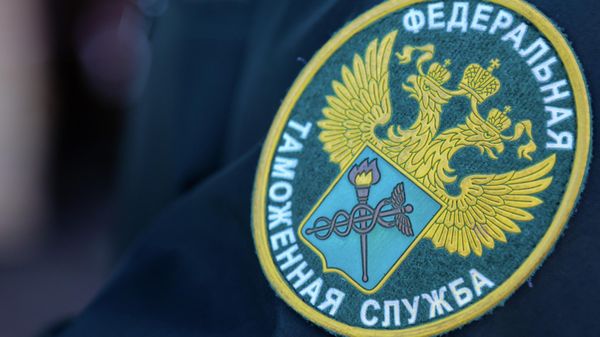 Таможенный досмотр экспортной партии бруса в Иркутске - Sputnik Азербайджан