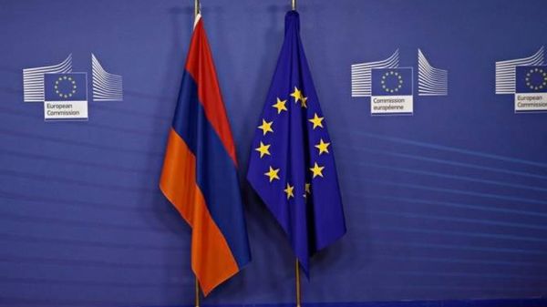 Флаги Армении и Евросоюза - Sputnik Азербайджан