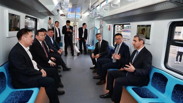 Председатель АЖД встретился с ее руководителем CRRC Zhuzhou Locomotive - Sputnik Азербайджан