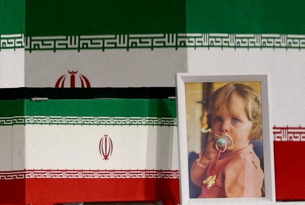 Фотография Захры Мохаммад Голпайегани, внучки покойного верховного лидера Ирана аятоллы Али Хаменеи, Иран - Sputnik Азербайджан