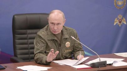 Президент РФ Владимир Путин на совещании с военными.