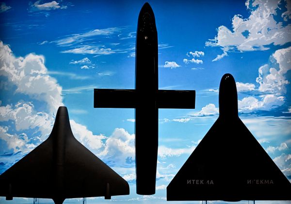 Модели БПЛА "Герань" на стенде компании "Итекма". - Sputnik Азербайджан