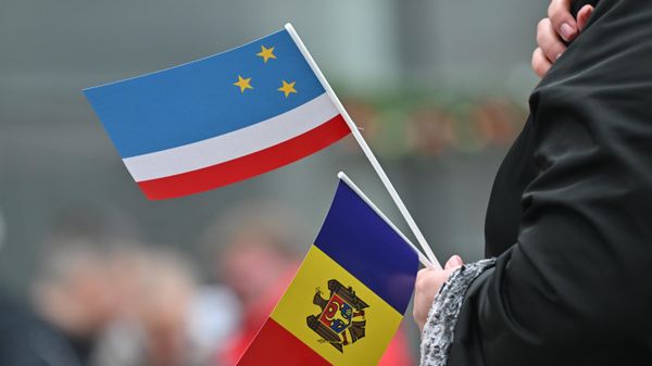 Акция протеста в связи с задержанием главы Гагаузии Е. Гуцул - Sputnik Азербайджан