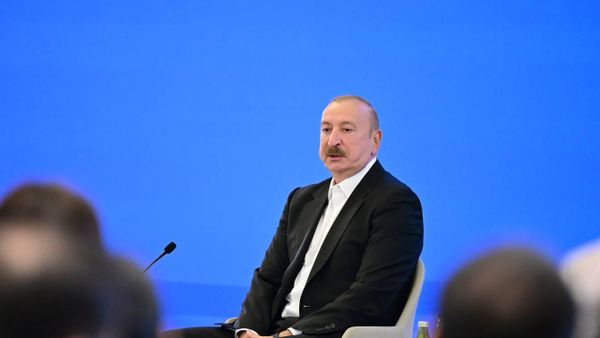 Алиев: Азербайджан занял первое место в мире по трубопроводным поставкам газа  - Sputnik Азербайджан