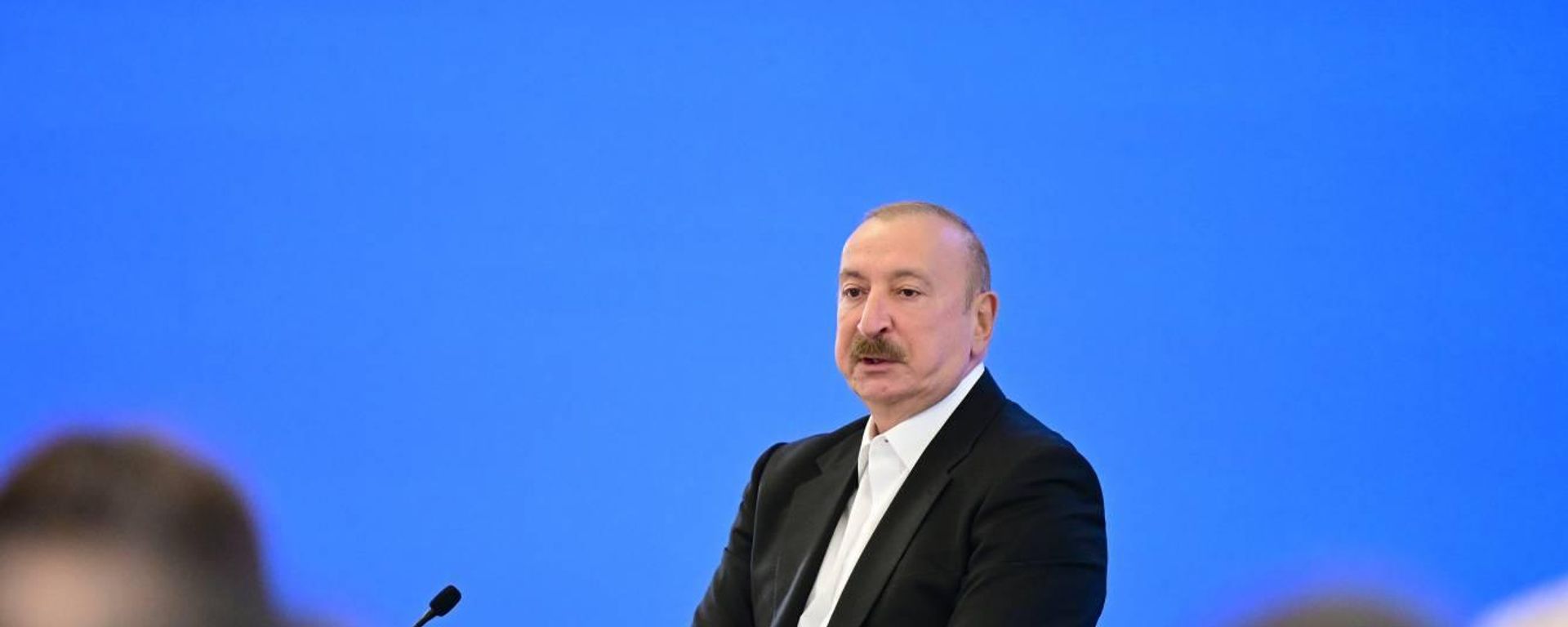 Алиев: Азербайджан занял первое место в мире по трубопроводным поставкам газа  - Sputnik Азербайджан, 1920, 16.07.2026