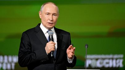 Президент РФ Владимир Путин выступает на форуме ОНФ