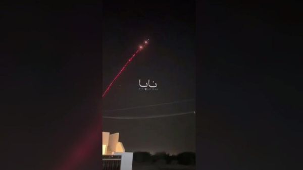 Иран нанес серию ракетно-дроновых ударов на севере Ирака и по американскому военному объекту в Иордании - Sputnik Азербайджан