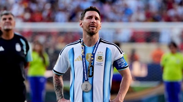 Лионель Месси после окончания финального матча чемпионата мира по футболу между сборными Испании и Аргентины - Sputnik Азербайджан