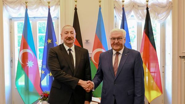 Президенты Азербайджана и ФРГ Ильхам Алиев и Франк-Вальтер Штайнмайер. - Sputnik Азербайджан