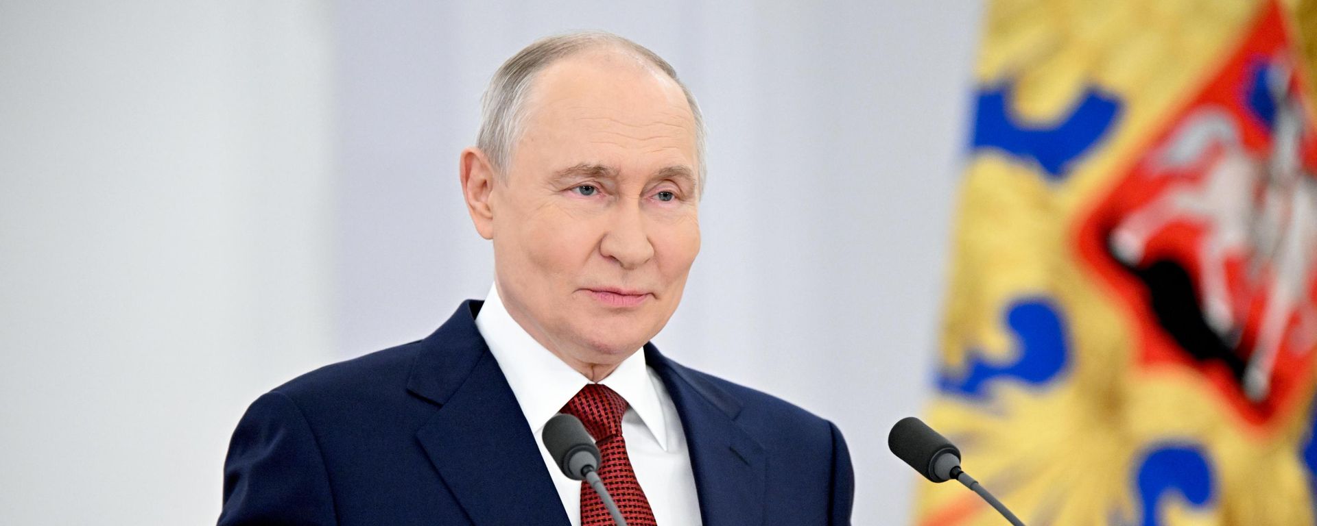 Встреча президента Владимира Путина с депутатами Госдумы РФ восьмого созыва - Sputnik Азербайджан, 1920, 28.08.2026
