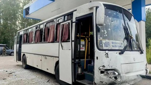 19 человек пострадали в результате атаки ВСУ по автобусу в Белгородской области - Sputnik Азербайджан