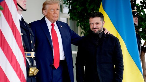 Зеленский прибыл в Белый дом на встречу с президентом США Трампом - Sputnik Азербайджан
