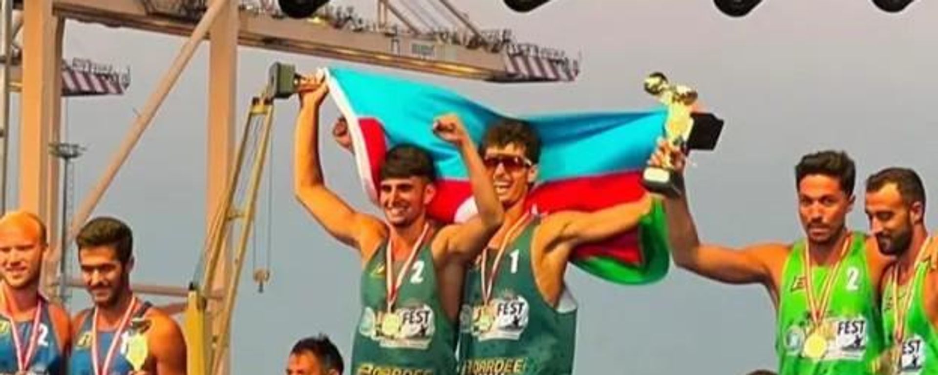 Сборная Азербайджана выиграла международный турнир по пляжному волейболу в Турции - Sputnik Азербайджан, 1920, 13.08.2026