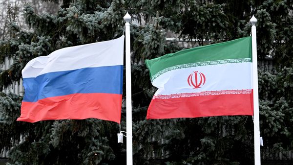 Прилет президента Ирана М. Пезешкиана в Москву - Sputnik Азербайджан