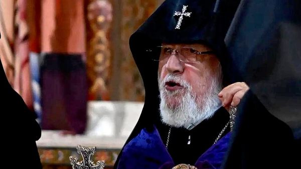 Заседание суда по делу Верховного патриарха и католикоса всех армян Гарегина II и шести епископов - Sputnik Азербайджан