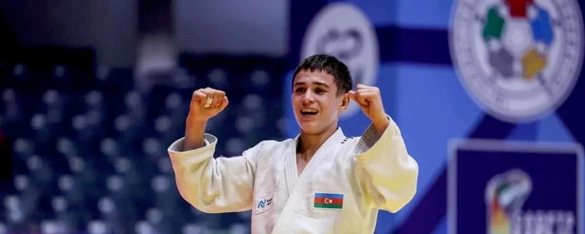 Азербайджанский дзюдоист Фарид Рзазаде завоевал золотую медаль чемпионата мира  - Sputnik Азербайджан, 1920, 21.08.2026