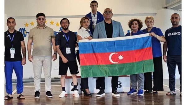 Азербайджанский тяжелоатлет завоевал три медали на юниорском чемпионате Европы
 - Sputnik Азербайджан