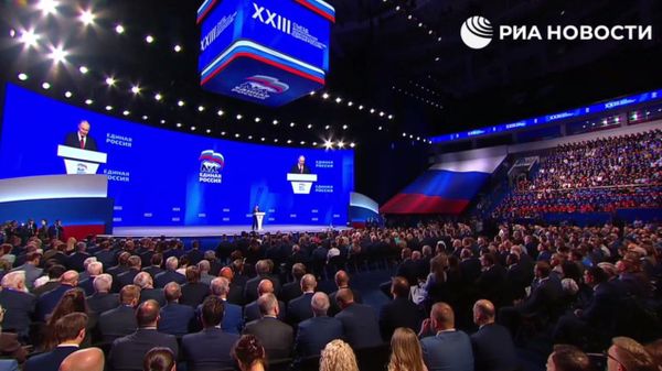 Чем сложнее для противника ситуация на фронте, тем более жестокие и варварские атаки совершает киевский режим, заявил Путин.  - Sputnik Азербайджан