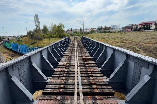  “Азербайджанские железные дороги” (АЖД) начали реставрацию железнодорожного моста  - Sputnik Азербайджан