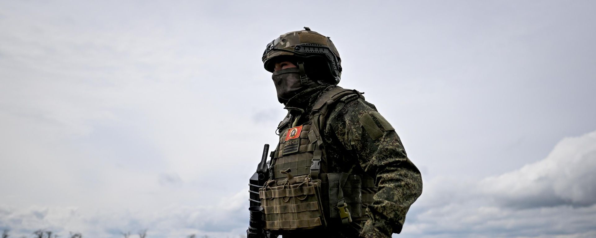 Военнослужащий РФ мобильной огневой группы группировки войск Южная  - Sputnik Азербайджан, 1920, 18.09.2026