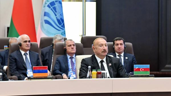 Алиев на встрече ШОС+ в Бишкеке. - Sputnik Азербайджан