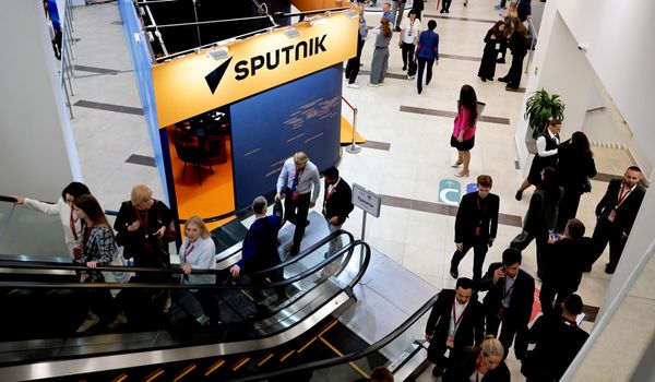 Стенд радио Sputnik на ВЭФ-2026 - Sputnik Азербайджан