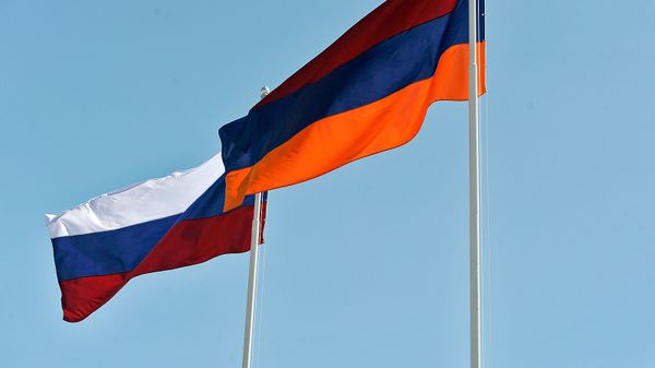 Флаги Армении и России - Sputnik Азербайджан