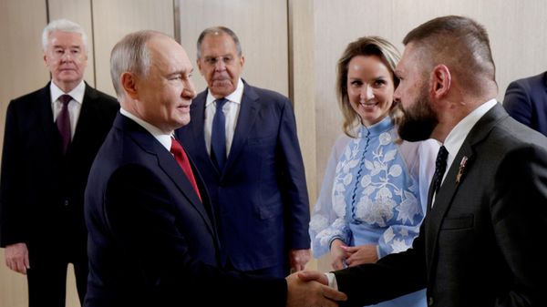 Президент Владимир Путин встретился с пятеркой лидеров ЕР на выборах в Госдуму - Sputnik Азербайджан