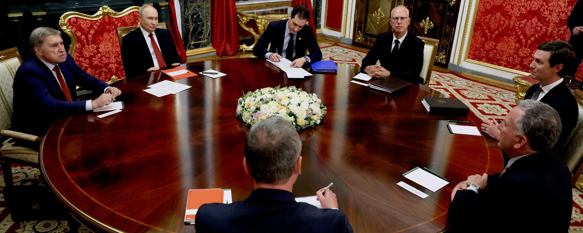 Встреча президента Владимира Путина со Стивом Уиткоффом и Джаредом Кушнером - Sputnik Азербайджан, 1920, 06.09.2026