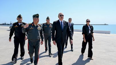 Ильхам Алиев посетил военно-морской флот.
