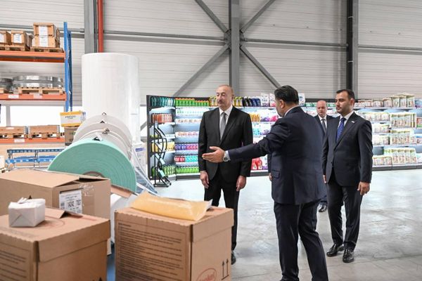 Открытие предприятия по производству бумажной и гигиенической продукции группы компаний Фабриора в Гарадагском районе - Sputnik Азербайджан