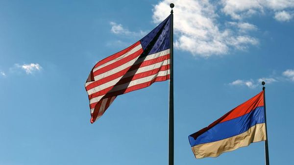 Флаги США и Армении - Sputnik Азербайджан