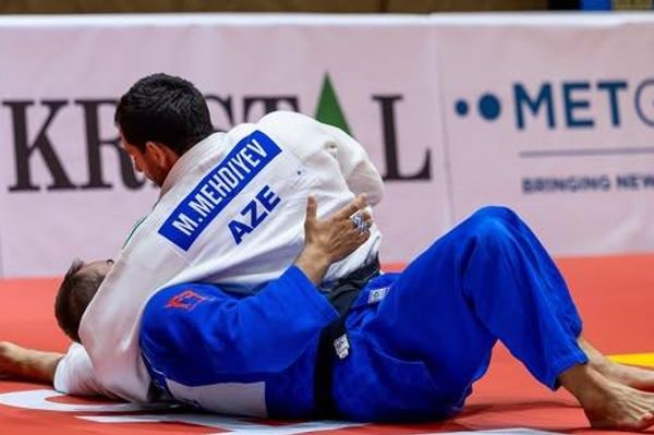 Мамедали Мехтиев стал чемпионом мира по дзюдо среди ветеранов
Мамедали Мехтиев стал чемпионом мира по дзюдо среди ветеранов
- Sputnik Азербайджан