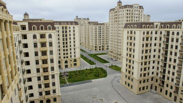В настоящее время уже построено несколько жилых блоков Олимпийской деревни. - Sputnik Azərbaycan