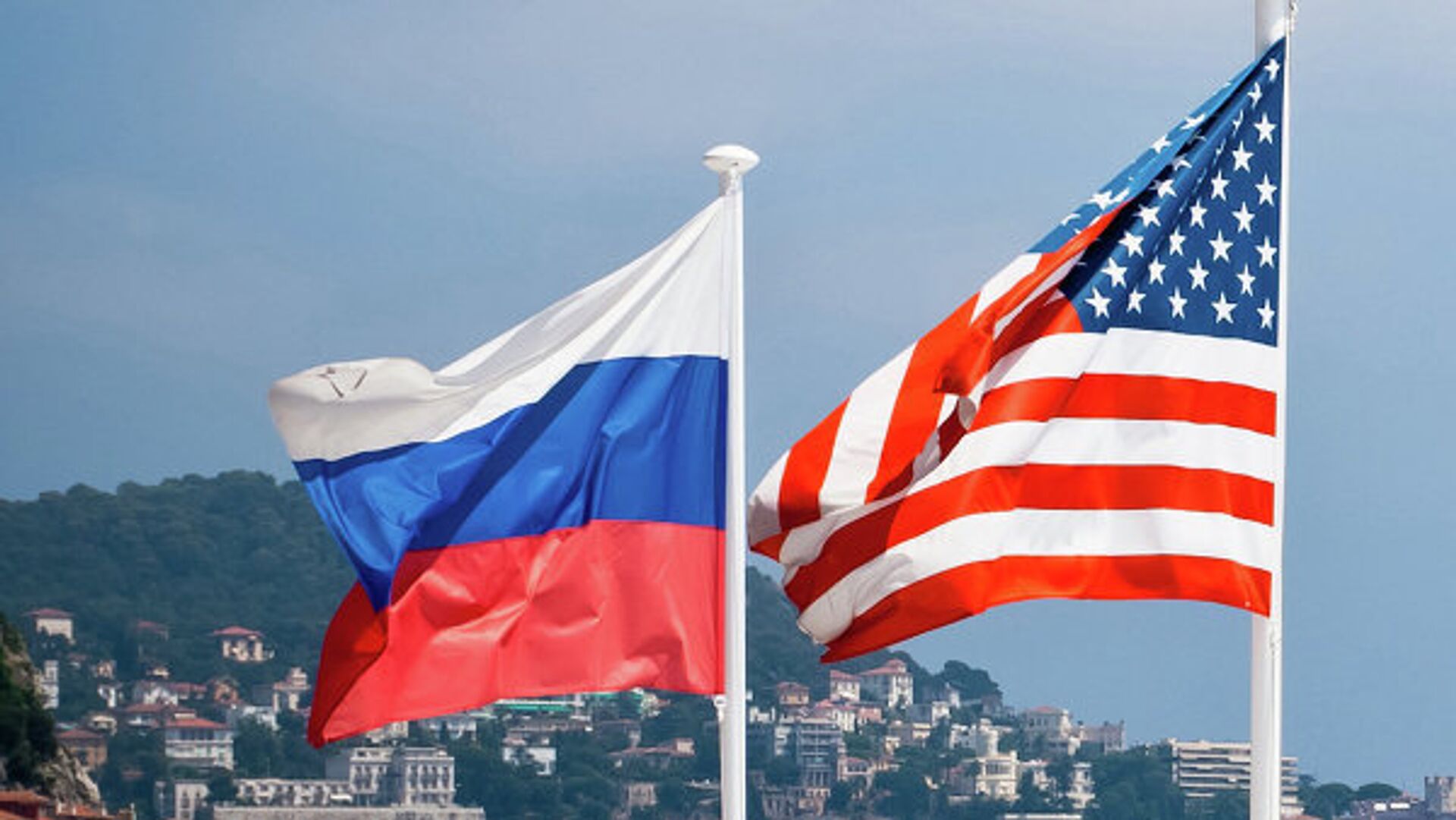Флаги России и США - Sputnik Азербайджан, 1920, 28.12.2021
